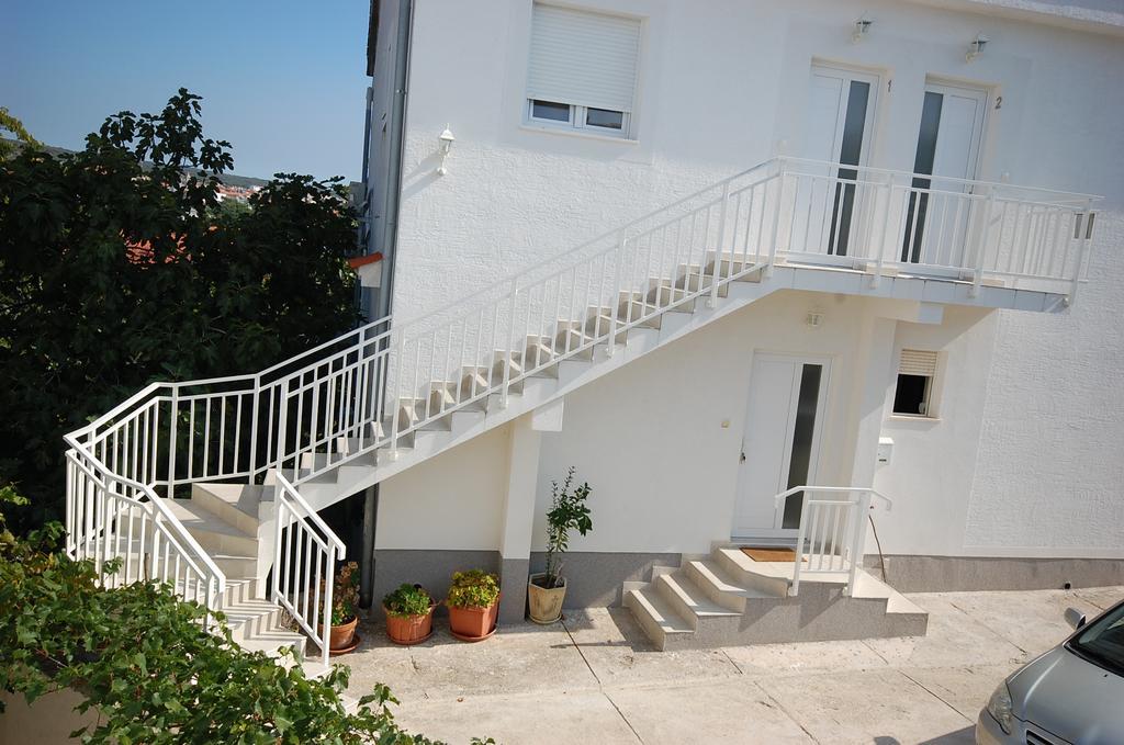 Apartments Curicta 1 Крк Экстерьер фото
